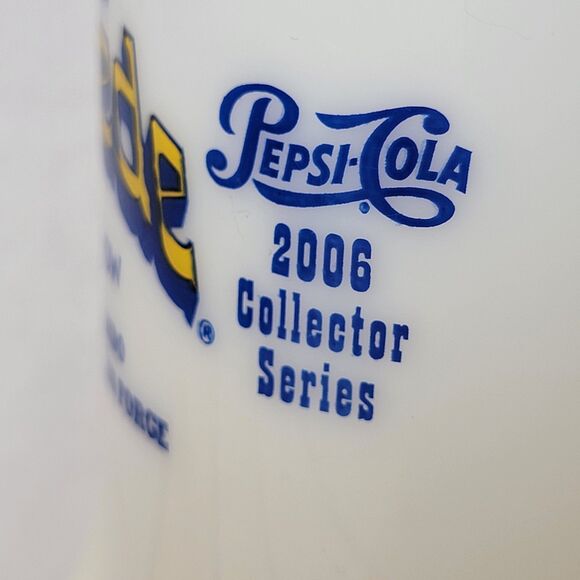 Dolly Parton's 2006 Dixie Stampede Plastic Boot Mug Souvenir - Picture 4 of 9